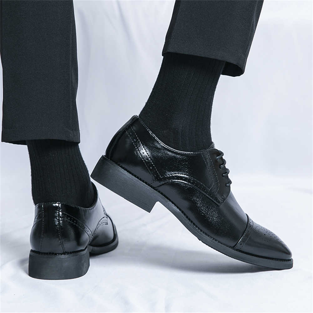 Number 44 Semi-formal Running  - Men Formal Wear With Sneakers recension och pris